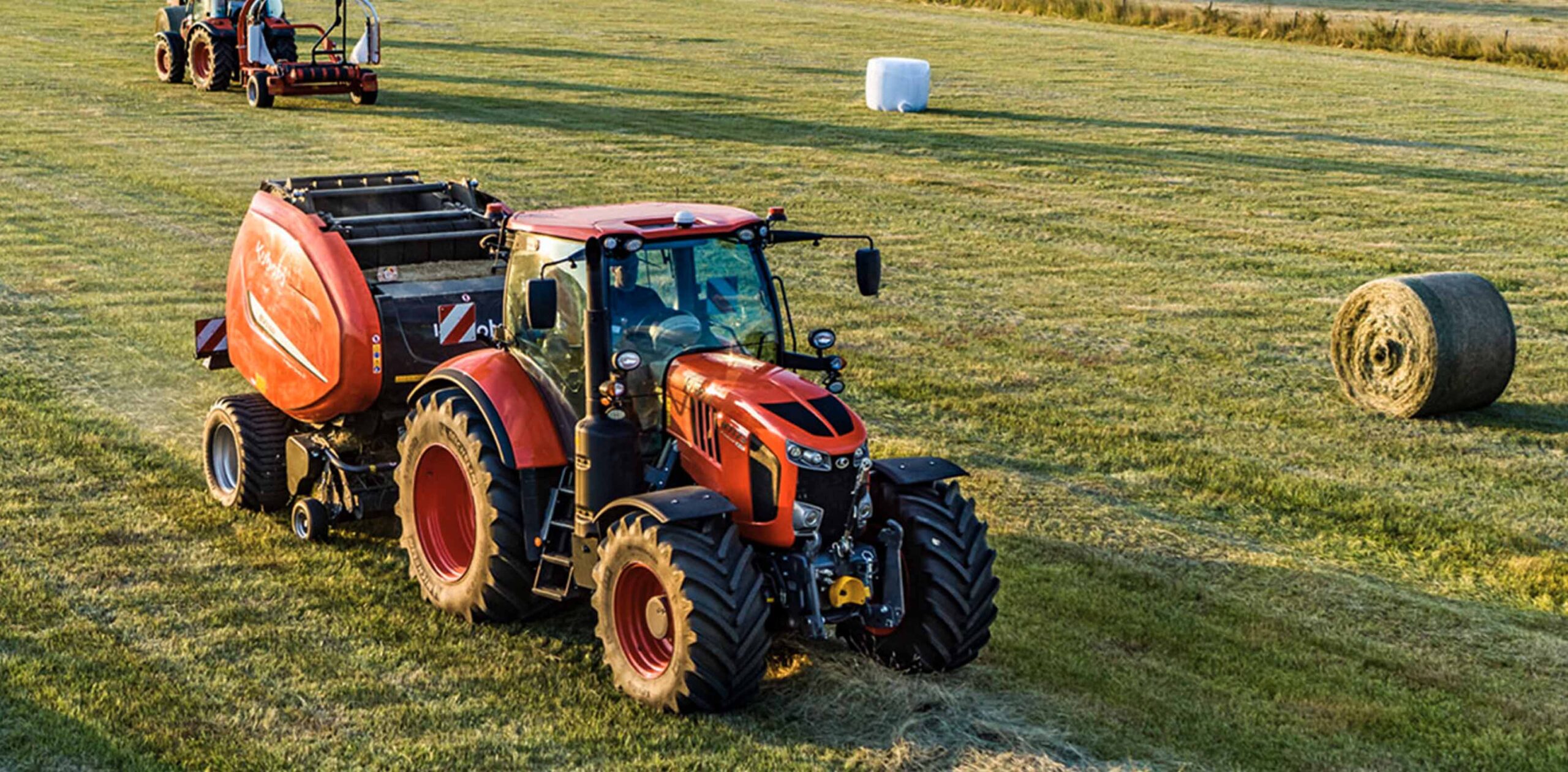 M7003 KVT Tractor and BV5120 round baler