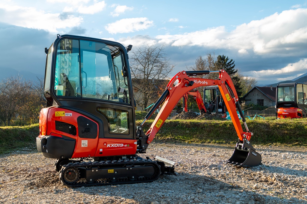 The KX019-4e ElectricRetrofit compact excavator